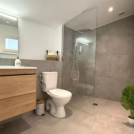 Avec Parking Terrasse Et Proche De La *