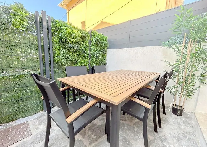 דירה Avec Parking Terrasse Et Proche De La *